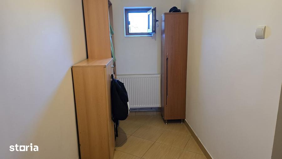 Casă cu 5 camere cu Teren 1054 Mp în Zăvoi
