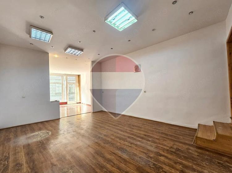 Spațiu comercial, de 70 mp, în Central