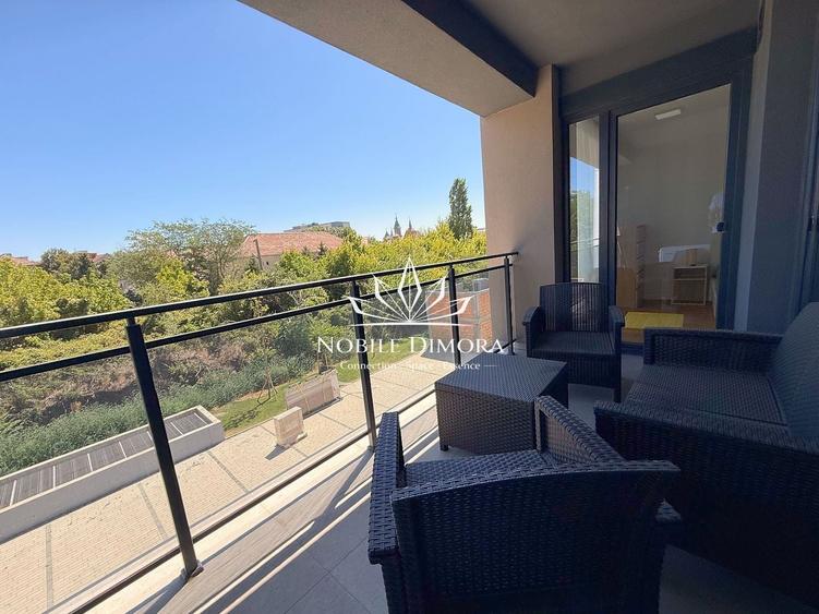 Apartament cu 2 camere semidecomandat, mobilat în Central