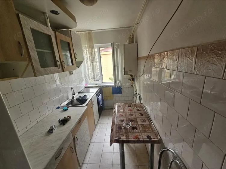 Apartament cu 2 camere nedecomandat, mobilat în Micro II