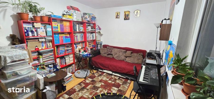 Apartament cu 3 camere decomandat, mobilat în Alexandru cel Bun
