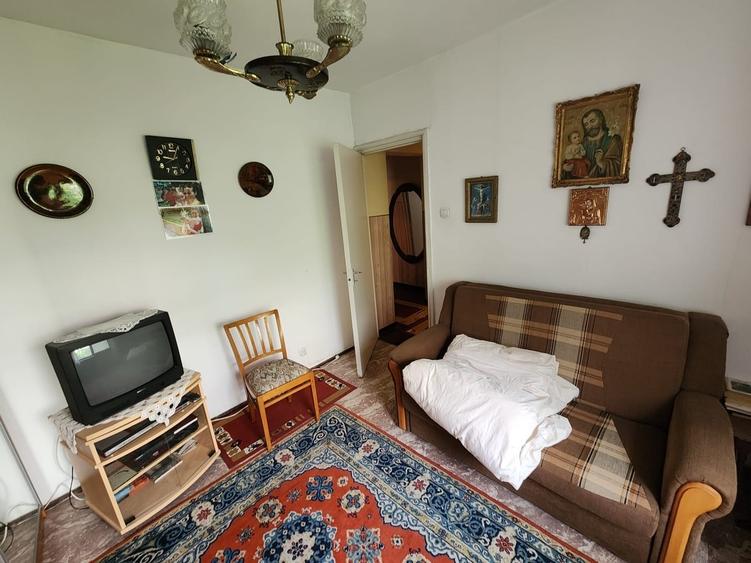 Apartament cu 3 camere decomandat în Tineretului