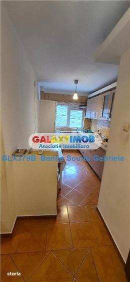 Apartament cu 3 camere semidecomandat în Titan
