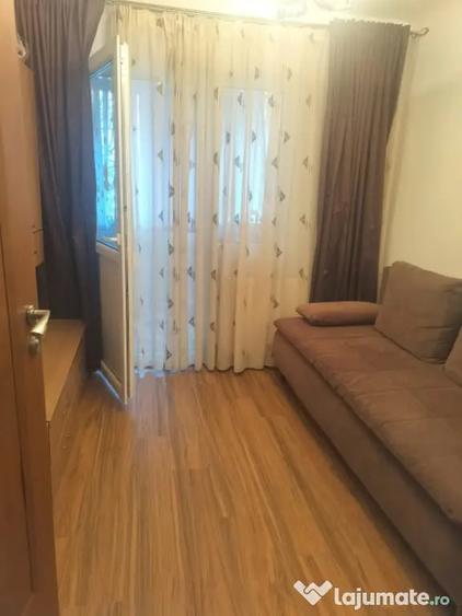 Apartament cu 4 camere decomandat, mobilat în 1 Mai