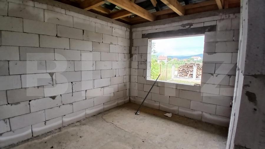 Casă individuală cu 3 camere cu Canalizare în Suseni