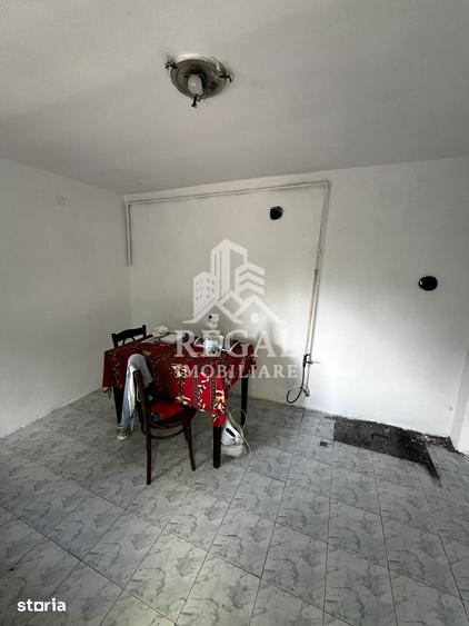 Casă cu 2 camere cu Teren 1513 Mp în Peștișu Mare