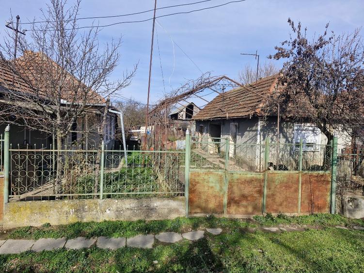 Casă individuală cu 3 camere cu Teren 1500 Mp în Abram