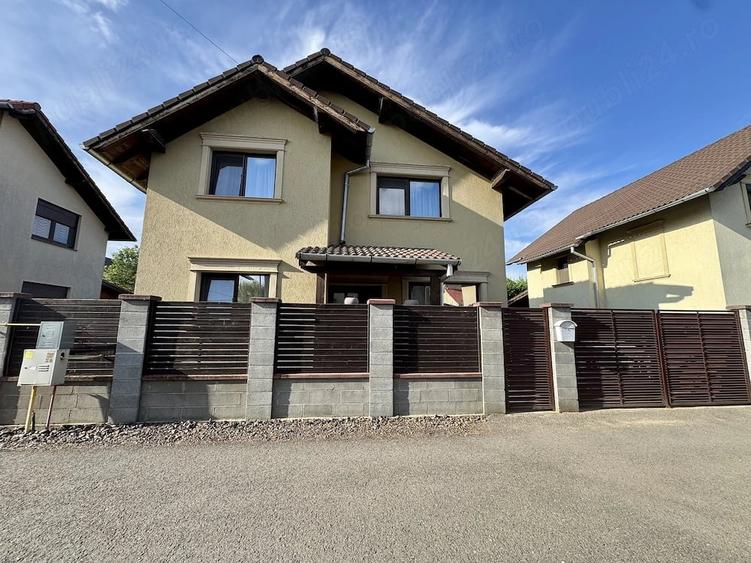 Casă cu Teren 250 Mp în Giroc