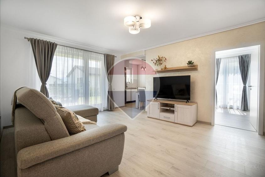 Apartament cu 3 camere decomandat, mobilat în Sânpetru