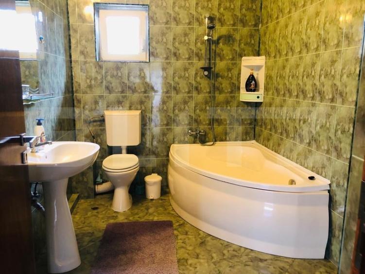 Duplex cu 5 camere cu Canalizare în Micești