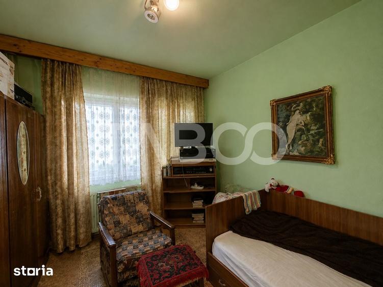 Apartament cu 3 camere decomandat în Sub Arini