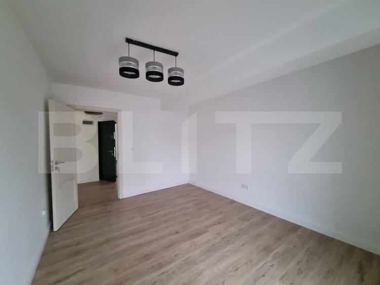Apartament cu 3 camere semidecomandat în Dâmbul Rotund