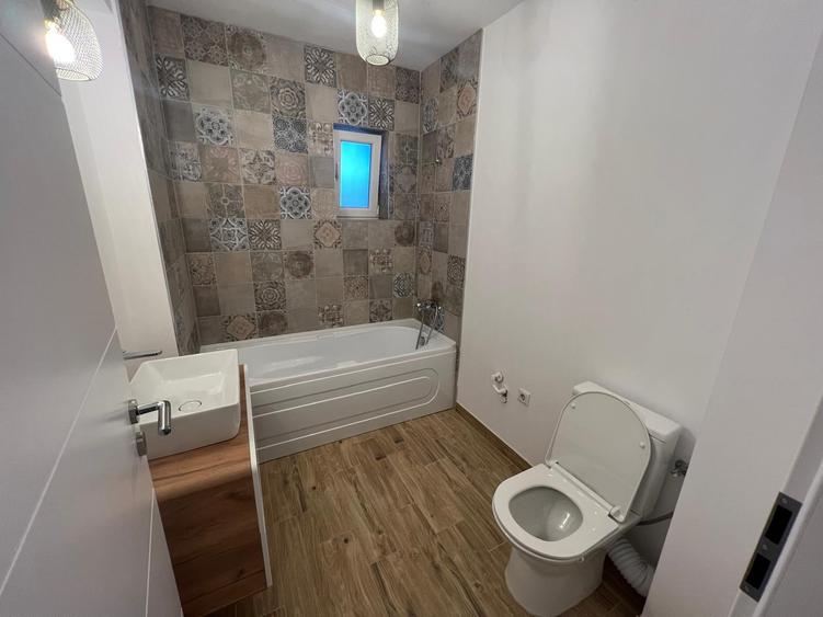 Duplex cu 3 camere cu Canalizare în Sud