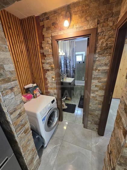 Apartament cu 2 camere semidecomandat în Rovine