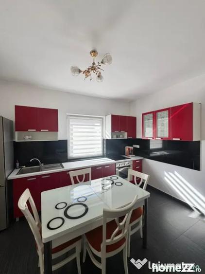 Casă cu 7 camere cu Teren 960 Mp în Central