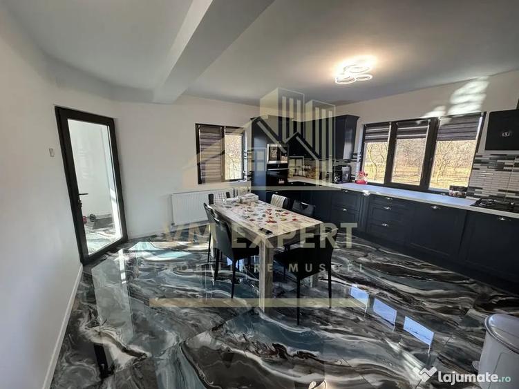 Casă cu 5 camere cu Teren 2078 Mp în Câmpulung Muscel