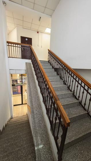 Apartament cu 3 camere semidecomandat, mobilat în Badea Cârțan