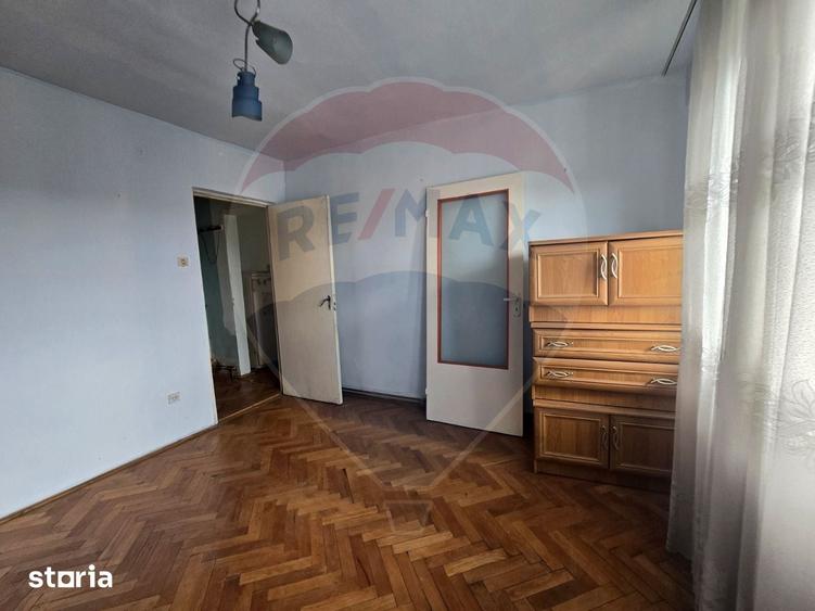 Apartament cu 3 camere decomandat în Tolstoi