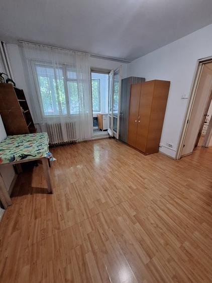 Apartament cu 2 camere decomandat în Titan