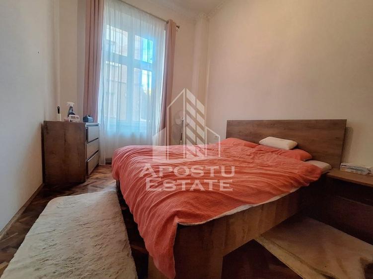 Apartament cu 2 camere semidecomandat, mobilat în Ultracentral