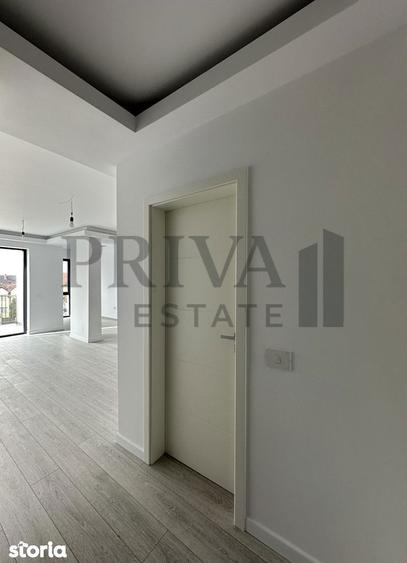 Apartament cu 3 camere decomandat în Girocului