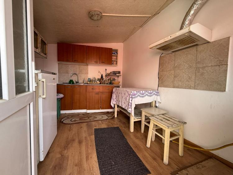 Casă individuală cu 4 camere cu Canalizare în Central
