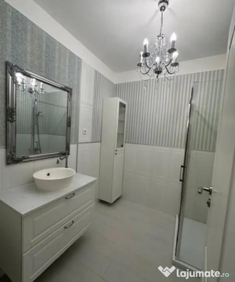 Apartament cu 3 camere decomandat în Valea Borcutului