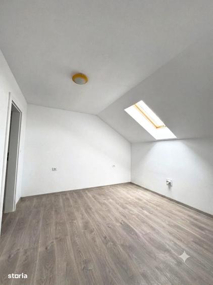 Casă cu 4 camere decomandat cu Teren 250 Mp în Vladimirescu