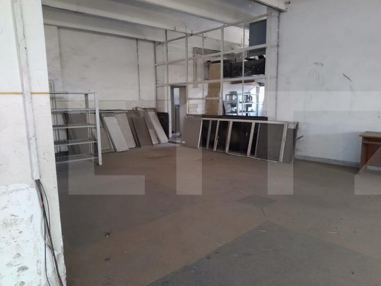Apartament cu 15 camere decomandat în Buziașului