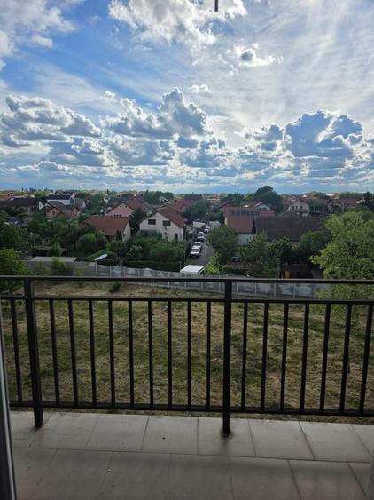 Apartament cu 2 camere semidecomandat în Giroc