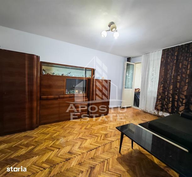 Apartament cu 2 camere decomandat în Cetății