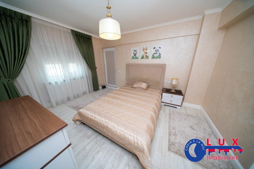 Apartament cu 3 camere decomandat în Babadag