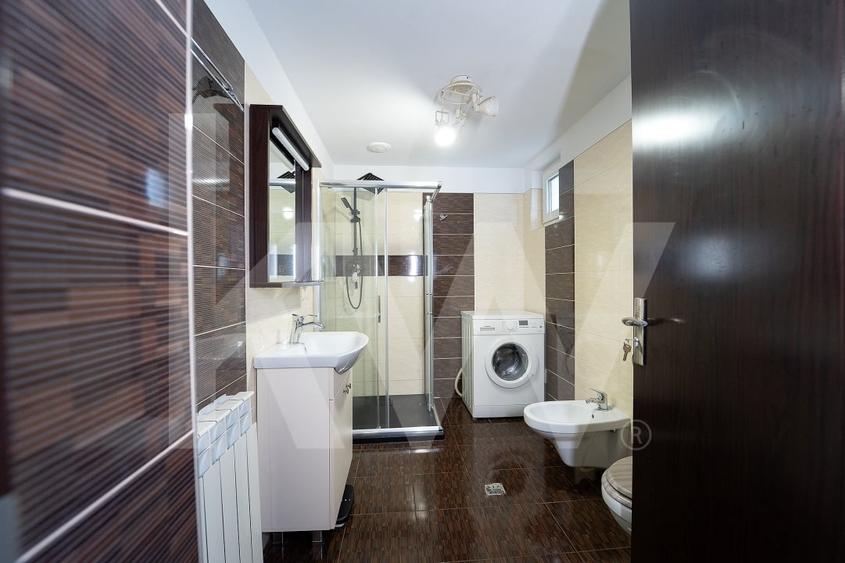 Casă individuală cu 5 camere cu Canalizare în Cristian