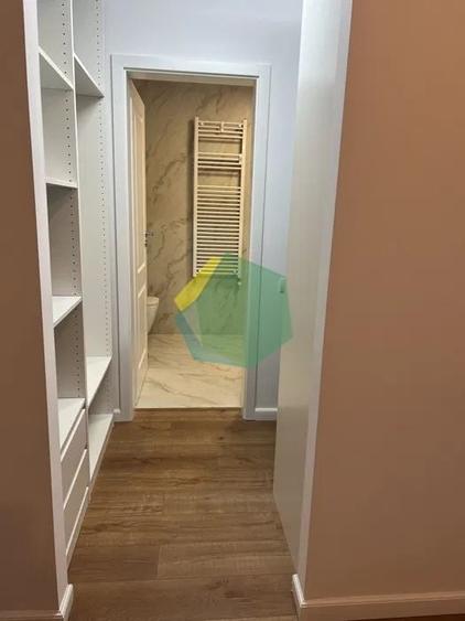 Casă individuală cu 5 camere cu Canalizare în Central