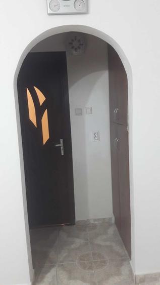 Apartament cu 2 camere decomandat în Rovine