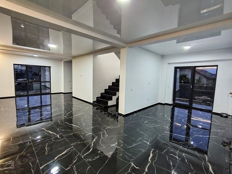 Casă cu 4 camere în Valea Lupului
