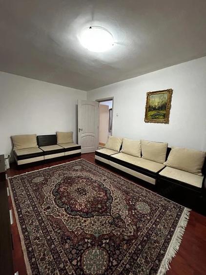 Apartament cu 3 camere decomandat în 9 Mai