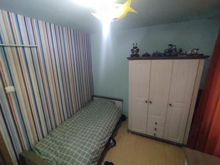 Apartament cu 3 camere decomandat, mobilat în Prundu