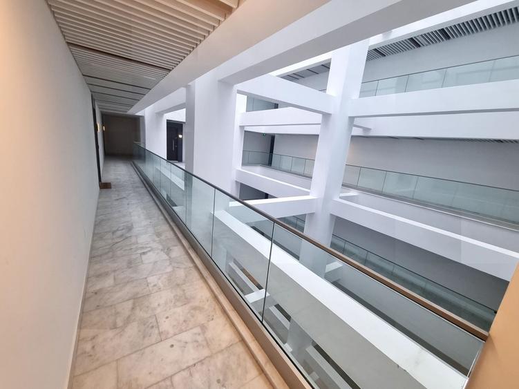 Apartament cu 3 camere decomandat în Faleza Nord
