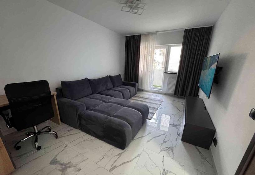 Apartament cu 4 camere decomandat în Crângași