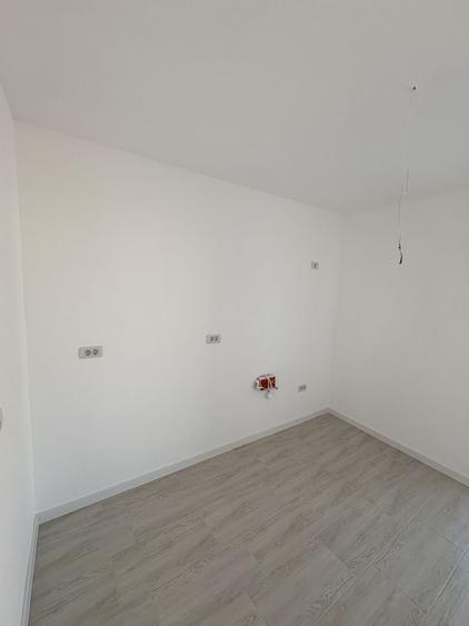 Duplex cu 3 camere cu Canalizare în Moșnița Veche