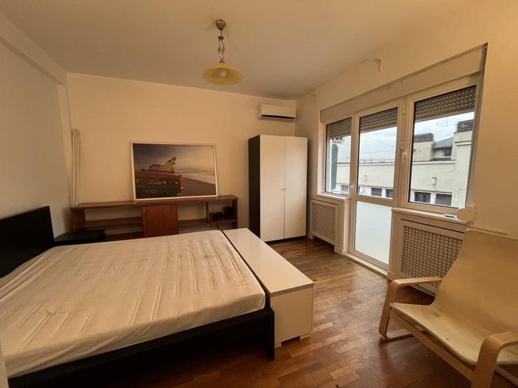 Apartament cu 5 camere decomandat în P-ța Romană