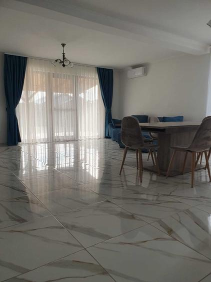 Casă cu 4 camere în Sântandrei