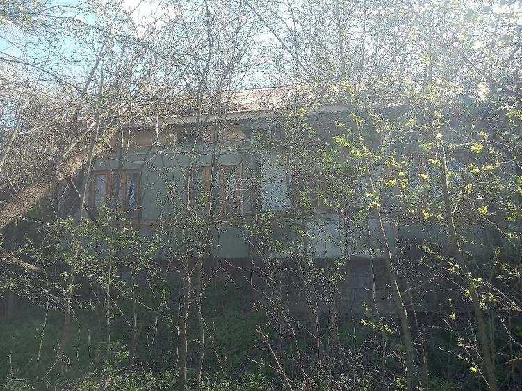 Casă cu 3 camere cu Teren 7300 Mp în Băleasa