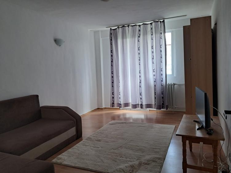 Apartament semidecomandat în Militari