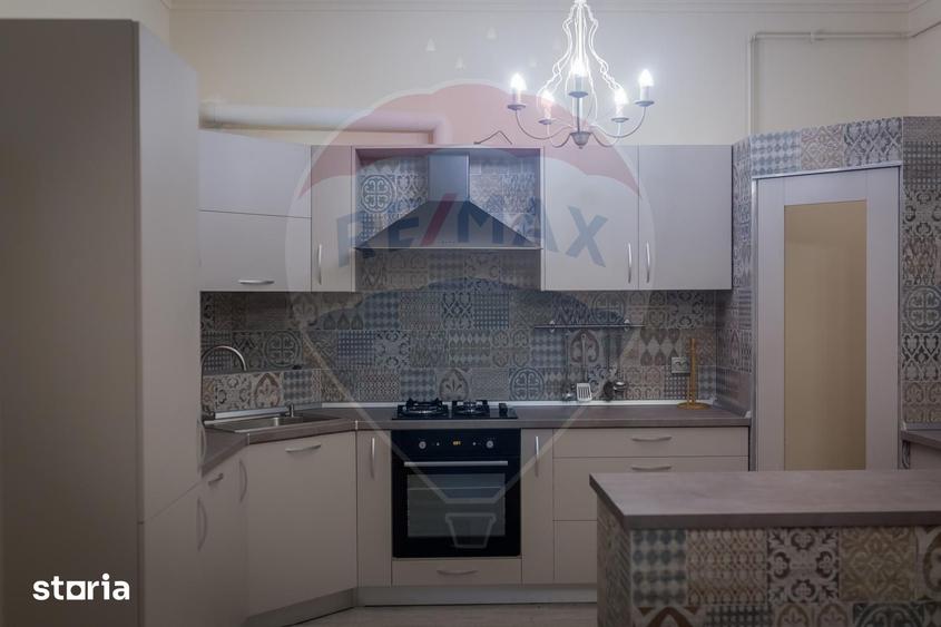 Apartament cu 4 camere, mobilat în Central