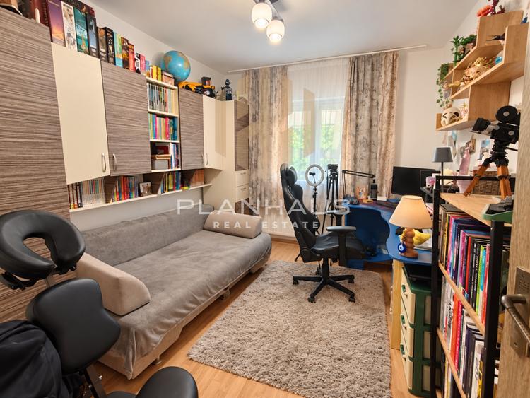 Apartament cu 3 camere decomandat în Hotvon