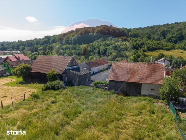 Casă cu 4 camere cu Teren 2259 Mp în Dumbrăvița