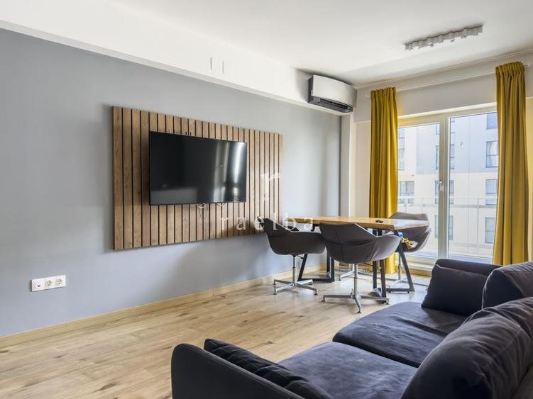 Apartament cu 3 camere decomandat în Aviației