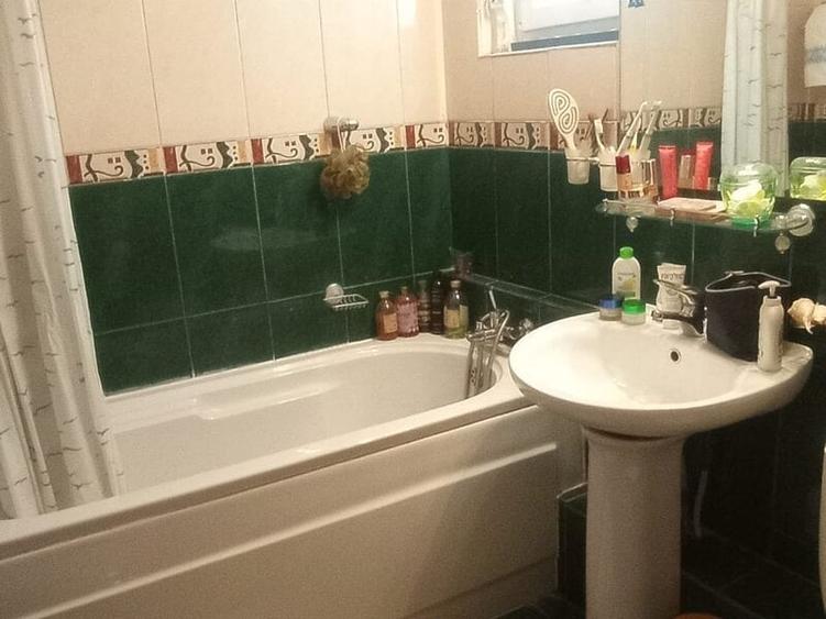 Apartament cu 3 camere decomandat în Colentina